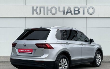 Volkswagen Tiguan II, 2017 год, 2 199 000 рублей, 4 фотография