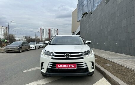 Toyota Highlander III, 2018 год, 4 100 000 рублей, 2 фотография