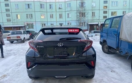 Toyota C-HR I рестайлинг, 2018 год, 2 200 000 рублей, 3 фотография