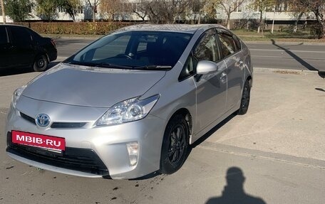 Toyota Prius, 2014 год, 1 180 000 рублей, 2 фотография