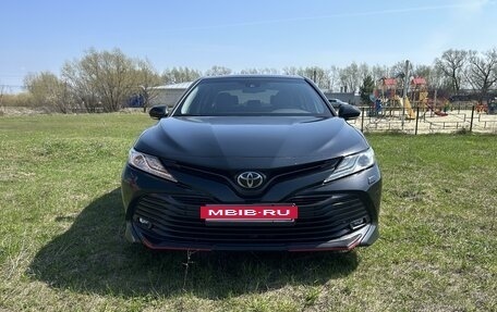 Toyota Camry, 2020 год, 3 200 000 рублей, 2 фотография
