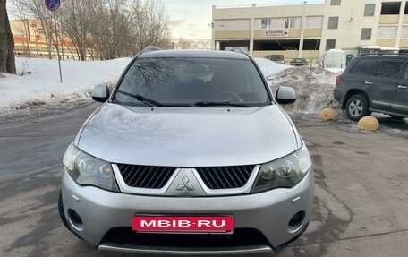 Mitsubishi Outlander III рестайлинг 3, 2007 год, 1 050 000 рублей, 2 фотография