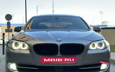 BMW 5 серия, 2011 год, 2 595 000 рублей, 2 фотография