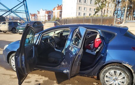 Opel Astra J, 2011 год, 650 000 рублей, 3 фотография