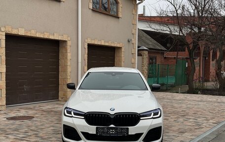 BMW 5 серия, 2023 год, 6 100 000 рублей, 2 фотография