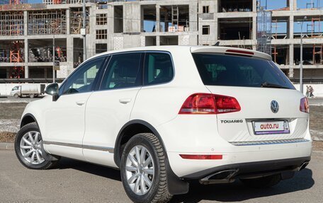 Volkswagen Touareg III, 2011 год, 2 449 000 рублей, 3 фотография