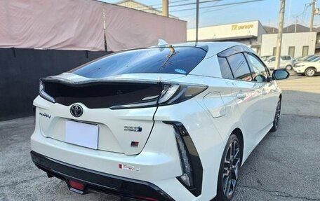 Toyota Prius IV XW50, 2021 год, 1 590 000 рублей, 5 фотография