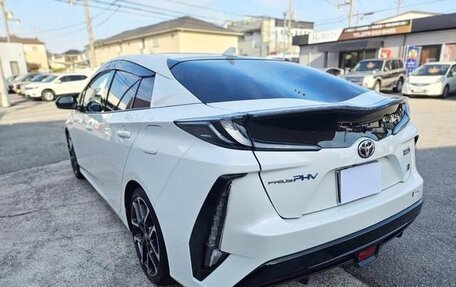 Toyota Prius IV XW50, 2021 год, 1 590 000 рублей, 7 фотография