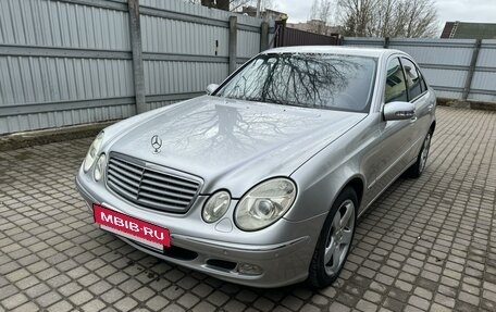 Mercedes-Benz E-Класс, 2003 год, 866 000 рублей, 4 фотография