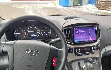 Hyundai Grand Starex Grand Starex I рестайлинг 2, 2018 год, 3 100 000 рублей, 2 фотография