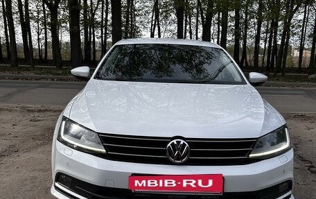 Volkswagen Jetta VI, 2017 год, 1 700 000 рублей, 2 фотография