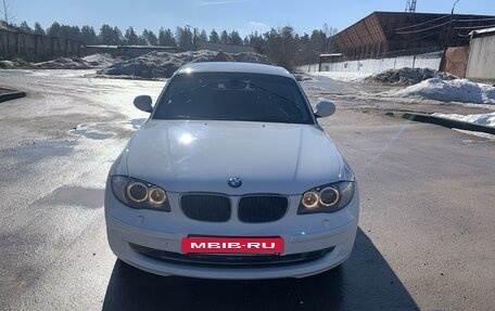 BMW 1 серия, 2011 год, 860 000 рублей, 2 фотография
