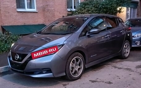 Nissan Leaf II, 2018 год, 1 800 000 рублей, 2 фотография