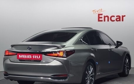 Lexus ES VII, 2019 год, 3 700 000 рублей, 2 фотография