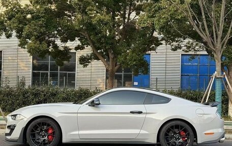 Ford Mustang VI рестайлинг, 2021 год, 2 500 000 рублей, 2 фотография