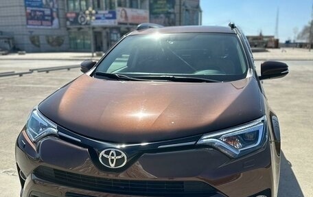 Toyota RAV4, 2017 год, 3 100 000 рублей, 4 фотография