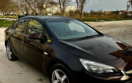 Opel Astra J, 2013 год, 900 000 рублей, 2 фотография