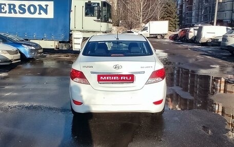 Hyundai Solaris II рестайлинг, 2013 год, 1 050 000 рублей, 3 фотография