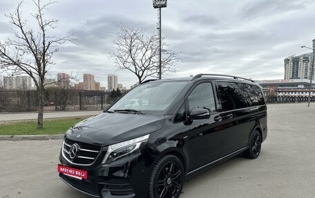 Mercedes-Benz V-Класс, 2019 год, 6 800 000 рублей, 4 фотография