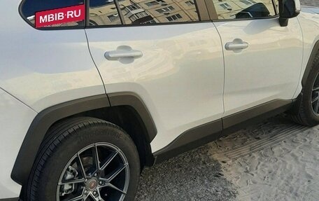 Toyota RAV4, 2020 год, 3 900 000 рублей, 2 фотография