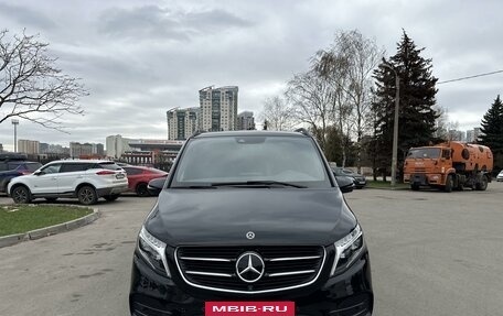 Mercedes-Benz V-Класс, 2019 год, 6 800 000 рублей, 3 фотография