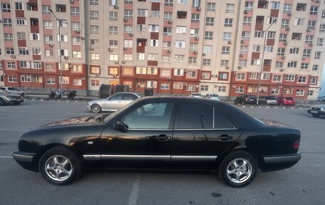 Mercedes-Benz E-Класс, 1998 год, 590 000 рублей, 5 фотография