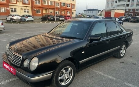 Mercedes-Benz E-Класс, 1998 год, 590 000 рублей, 4 фотография