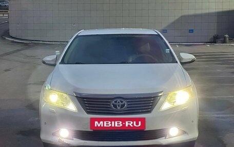 Toyota Camry, 2013 год, 1 475 990 рублей, 2 фотография