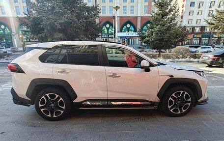 Toyota RAV4, 2019 год, 4 000 000 рублей, 4 фотография