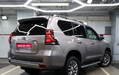 Toyota Land Cruiser Prado 150 рестайлинг 2, 2018 год, 5 830 000 рублей, 2 фотография