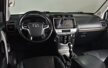 Toyota Land Cruiser Prado 150 рестайлинг 2, 2019 год, 7 980 000 рублей, 6 фотография