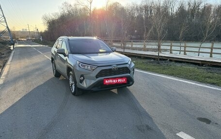 Toyota RAV4, 2019 год, 3 300 000 рублей, 3 фотография