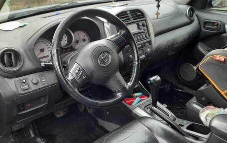 Toyota RAV4, 2004 год, 700 000 рублей, 3 фотография