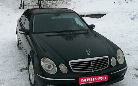 Mercedes-Benz E-Класс, 2003 год, 800 000 рублей, 3 фотография