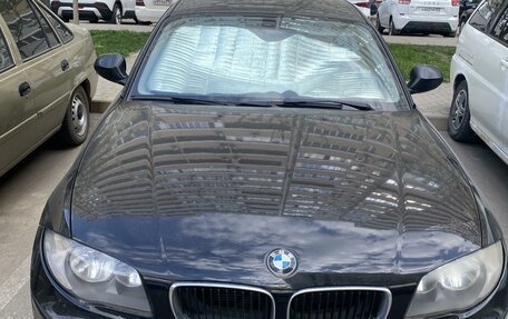 BMW 1 серия, 2010 год, 800 000 рублей, 1 фотография
