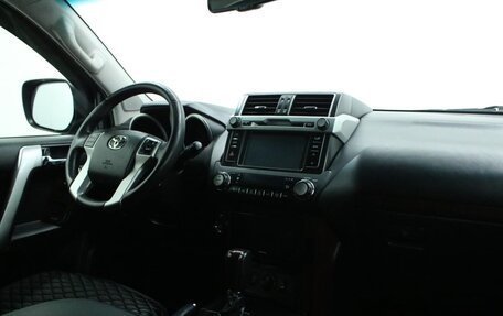 Toyota Land Cruiser Prado 150 рестайлинг 2, 2014 год, 3 915 000 рублей, 3 фотография