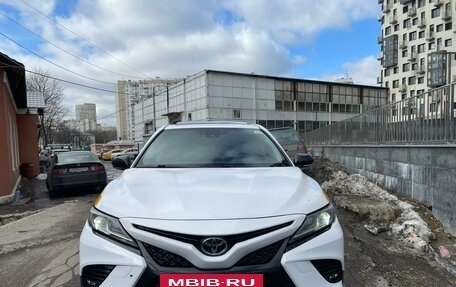 Toyota Camry, 2019 год, 2 550 000 рублей, 3 фотография