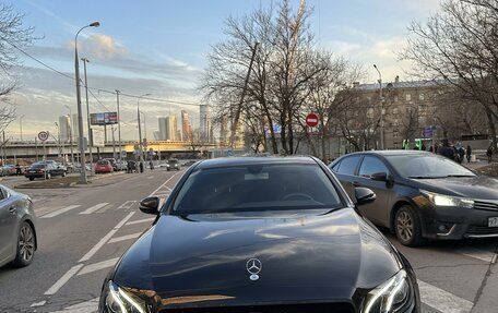 Mercedes-Benz E-Класс, 2018 год, 2 890 000 рублей, 3 фотография