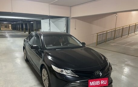 Toyota Camry, 2018 год, 3 250 000 рублей, 2 фотография