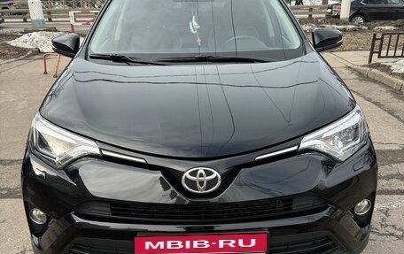 Toyota RAV4, 2018 год, 3 050 000 рублей, 2 фотография