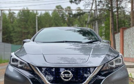 Nissan Leaf II, 2018 год, 1 790 000 рублей, 2 фотография
