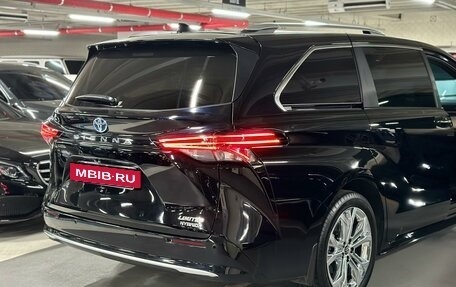 Toyota Sienna, 2021 год, 5 400 000 рублей, 3 фотография