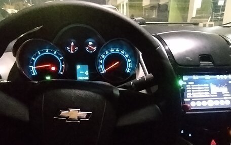 Chevrolet Cruze II, 2013 год, 900 000 рублей, 3 фотография