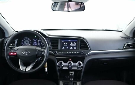Hyundai Elantra VI рестайлинг, 2019 год, 1 300 000 рублей, 5 фотография