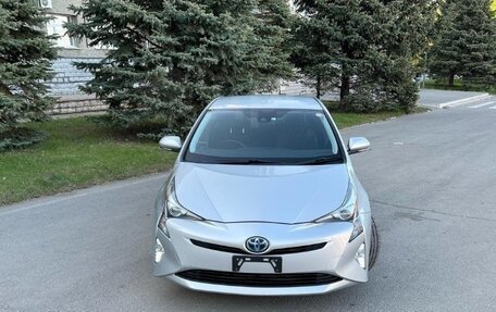 Toyota Prius IV XW50, 2017 год, 1 760 000 рублей, 2 фотография