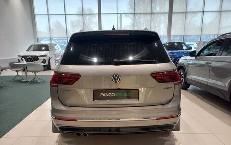 Volkswagen Tiguan II, 2018 год, 3 096 000 рублей, 5 фотография