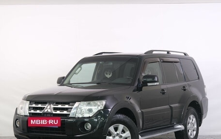 Mitsubishi Pajero IV, 2013 год, 2 449 000 рублей, 2 фотография