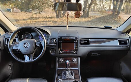 Volkswagen Touareg III, 2012 год, 2 400 000 рублей, 3 фотография