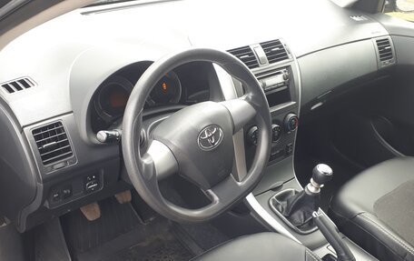 Toyota Corolla, 2011 год, 900 000 рублей, 3 фотография