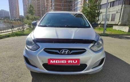 Hyundai Solaris II рестайлинг, 2012 год, 730 000 рублей, 2 фотография